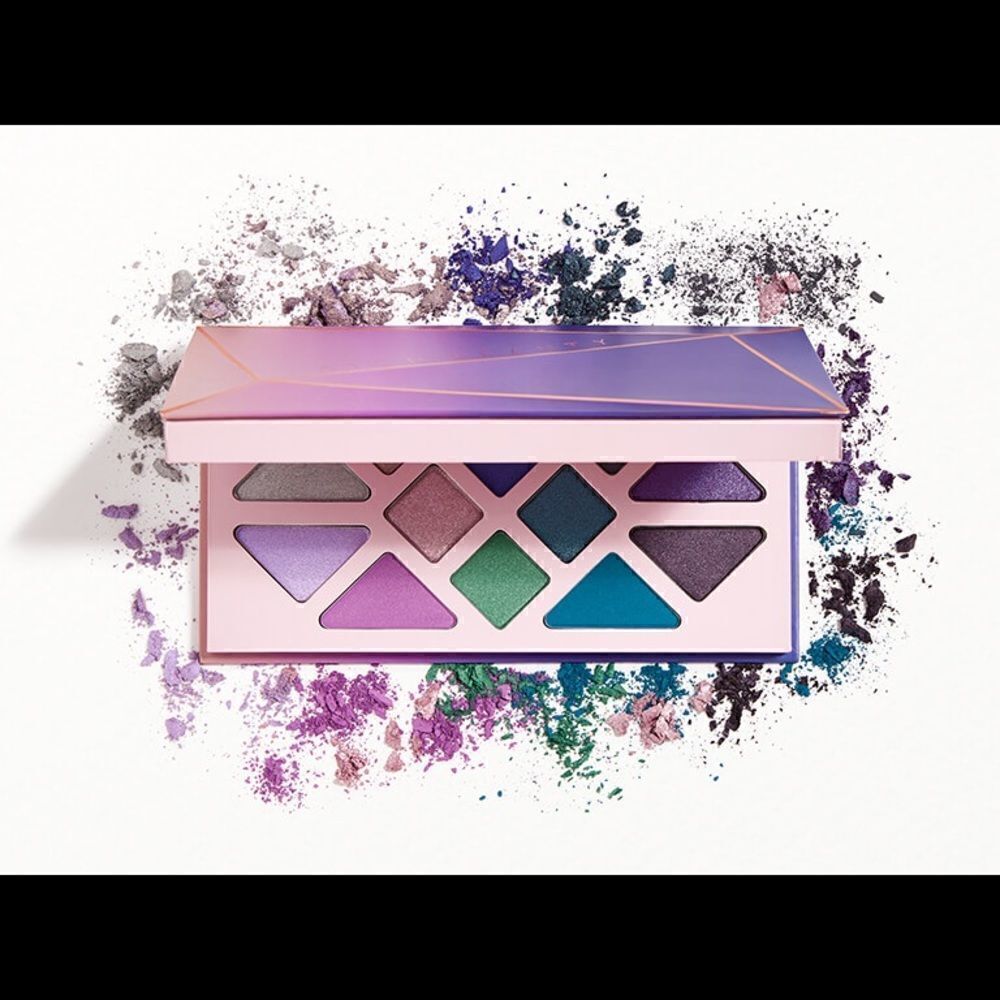 Moonlight Crystal Gemstone Palette By ATHR Beauty‎
